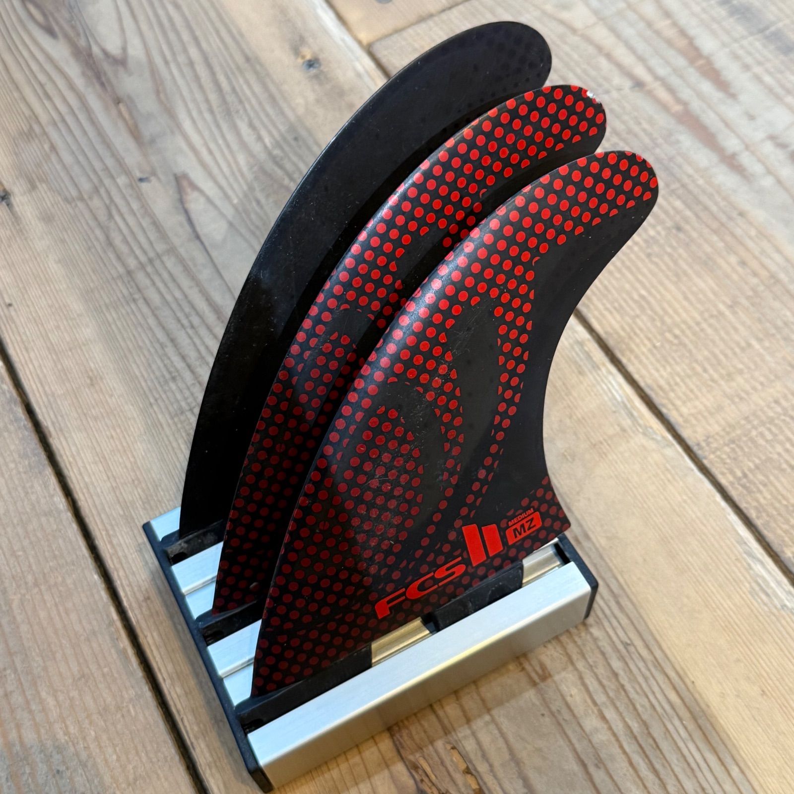 中古品 FCS2 フィン SHARPEYE シャープアイ トライフィン Mサイズ