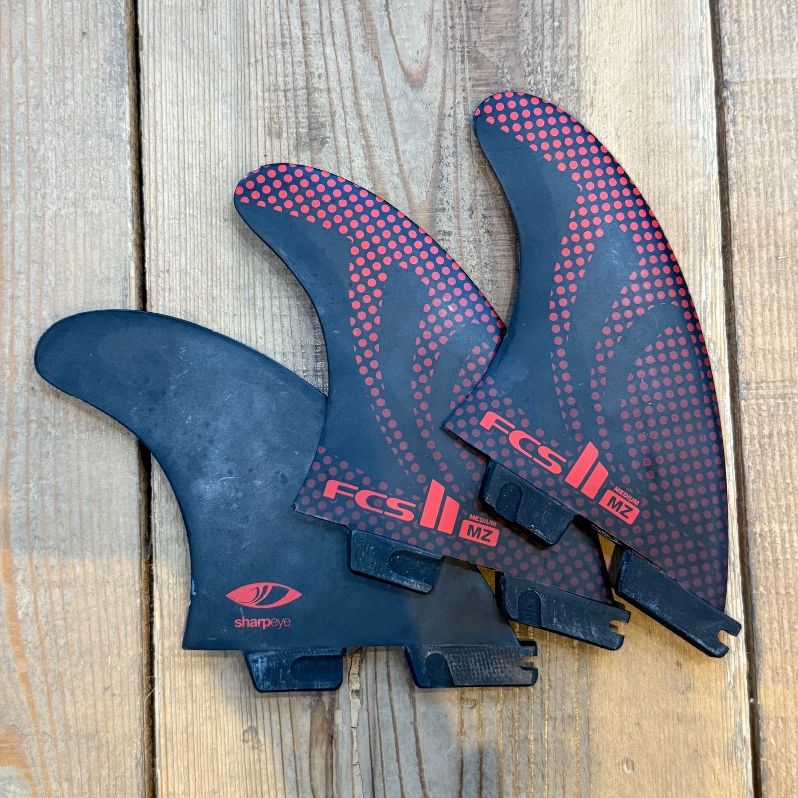 中古品 FCS2 フィン SHARPEYE シャープアイ トライフィン Mサイズ