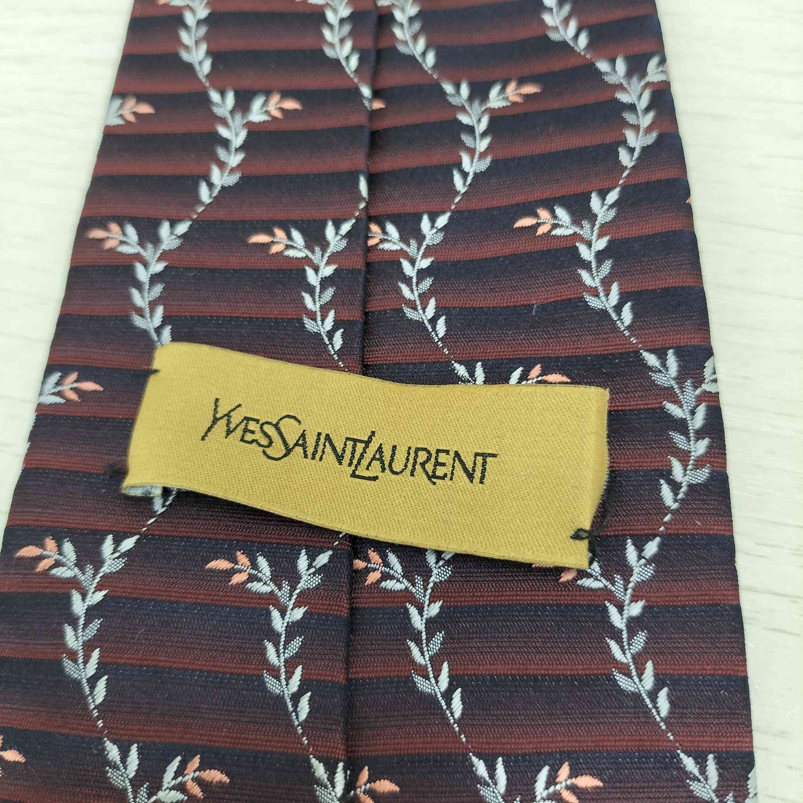 イヴサンローラン Yves Saint Laurent 総柄シルクネクタイ メンズ 表記