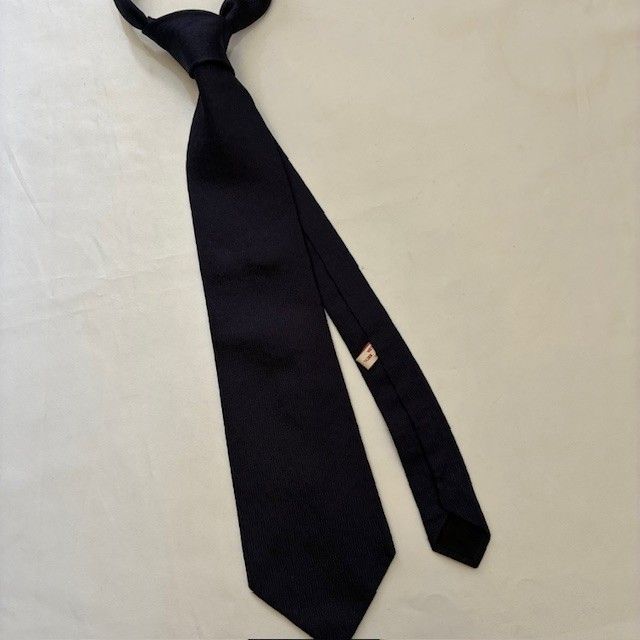 ロエベ LOEWE アナグラム総柄ネクタイ ネイビー シルク100% - メルカリ