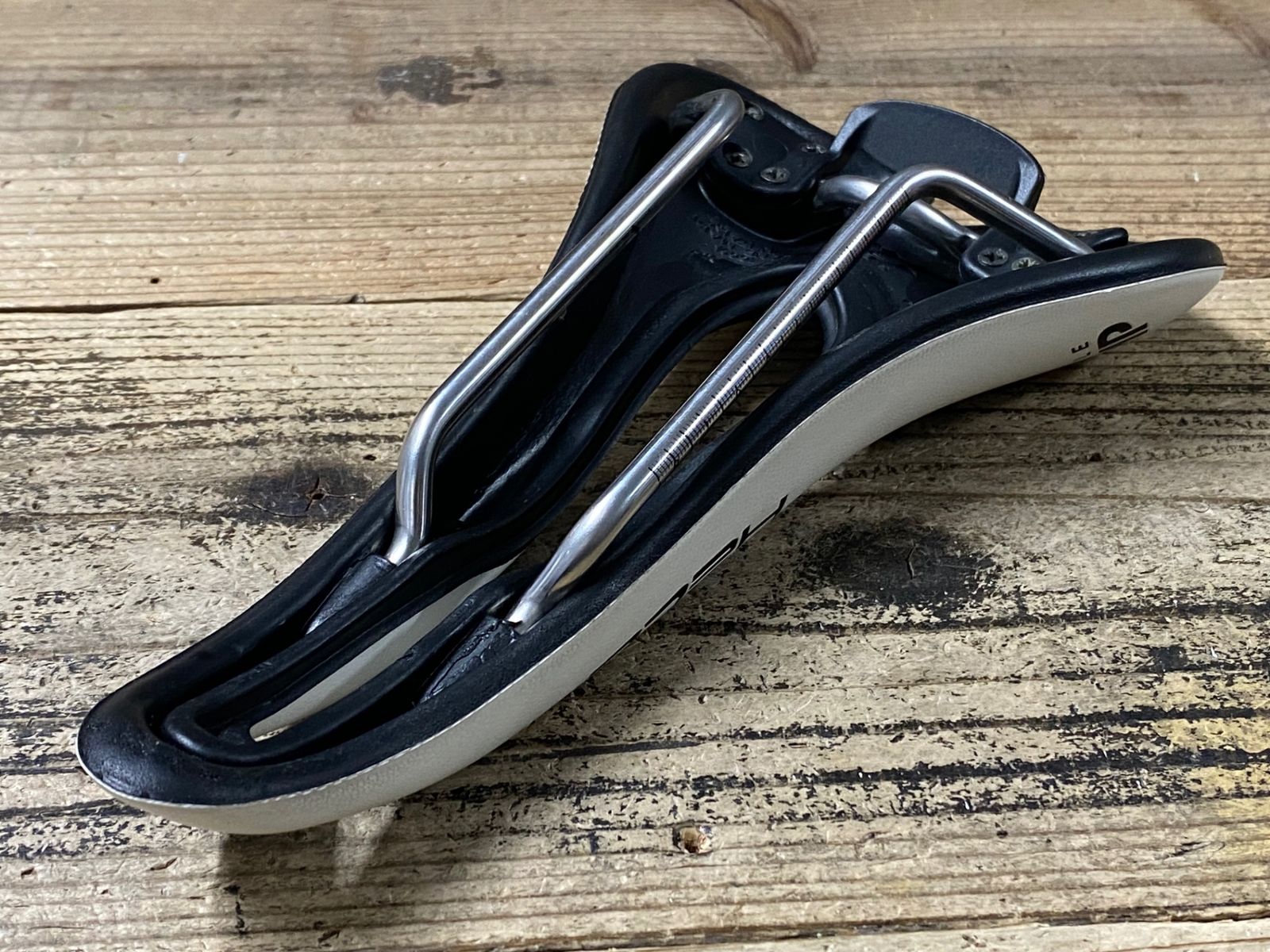 SMP サドル HELL SELLE ☆selle INOX 公式通販 | レール tubeレール
