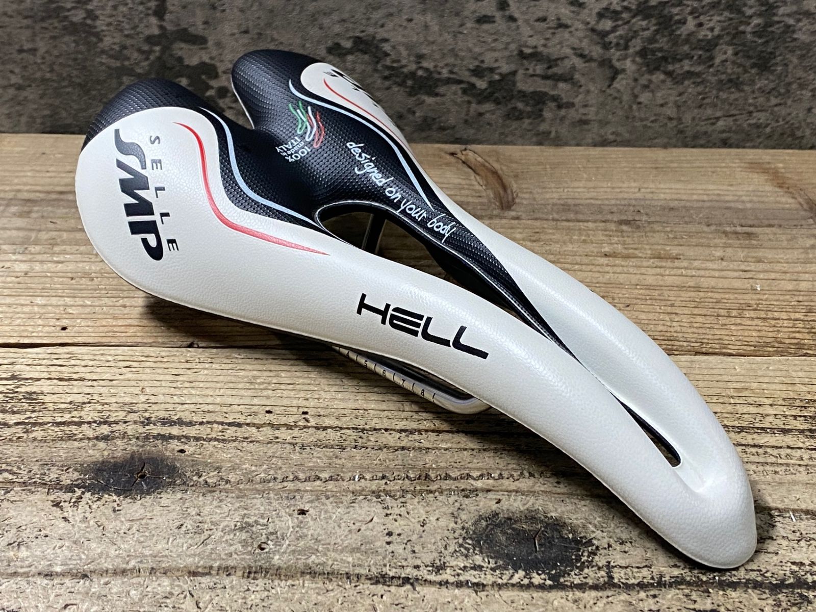 JU614 Selle SMP hell サドル 白黒 inox tubeレール - メルカリ