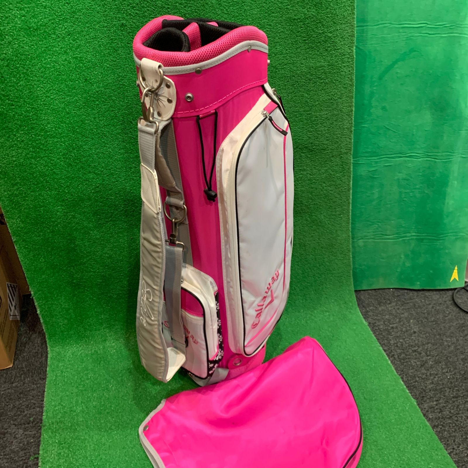 キャロウエイ キャディバッグ ホワイト×ピンク - メルカリ