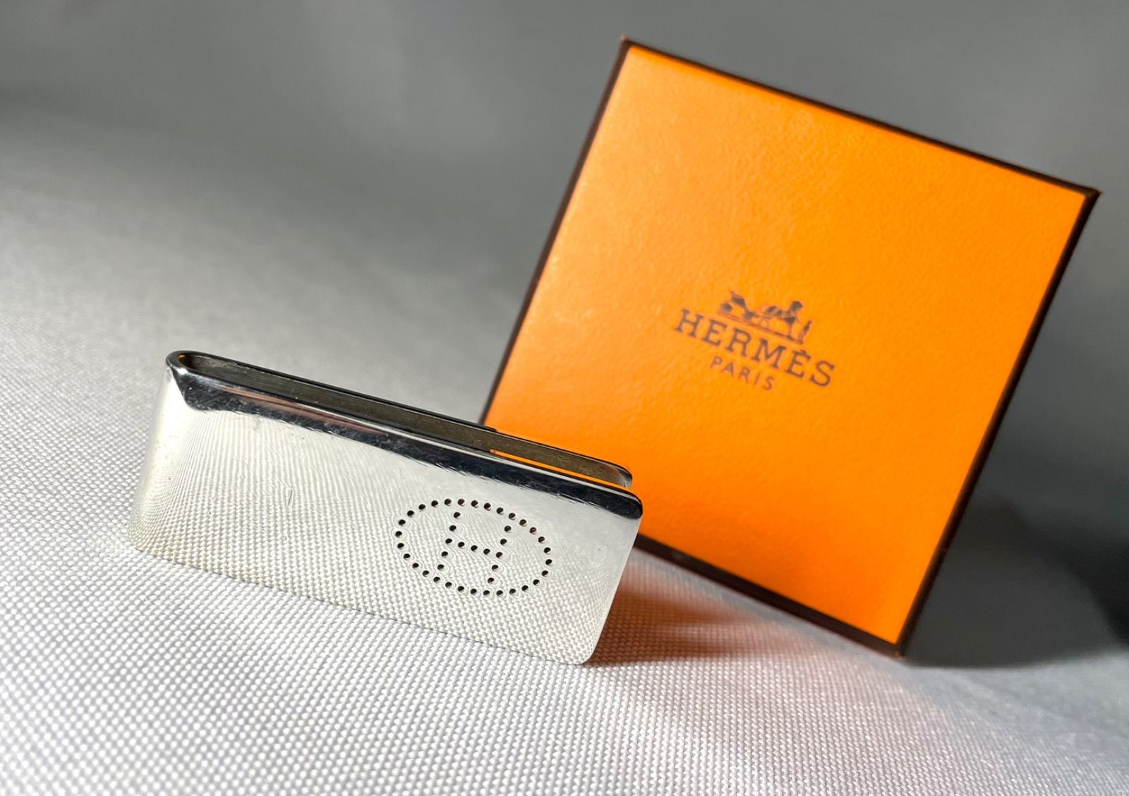 美品　HERMES エクリプス エヴリン　シルバー　Ｈロゴ マネークリップ 美品 HERMES エクリプス エヴリン シルバー Hロゴ マネークリップ