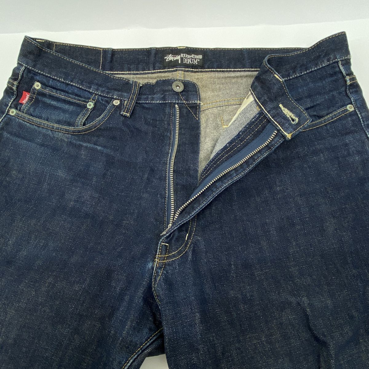 STUSSY ステューシー ROUGH×RUGGED デニムパンツ バックペイント