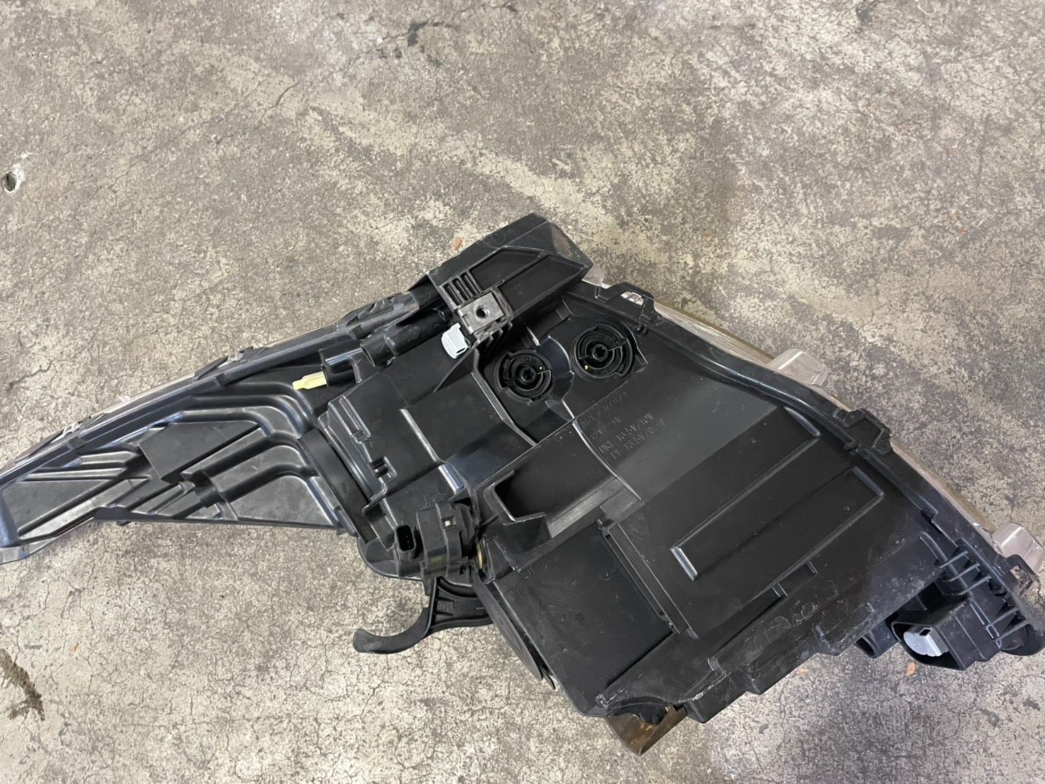 車 プジョー 5008 右ヘッドライト
