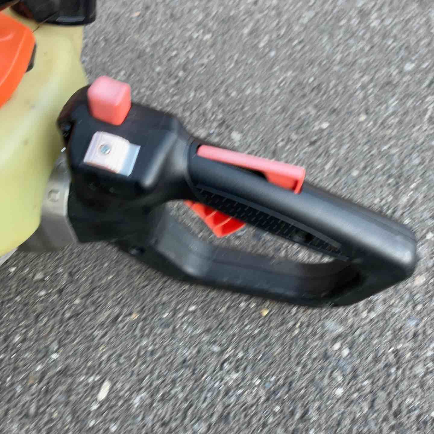 中古品】 タナカ/Tanaka エンジンヘッジトリマー・TCH22EAP 【桶川店