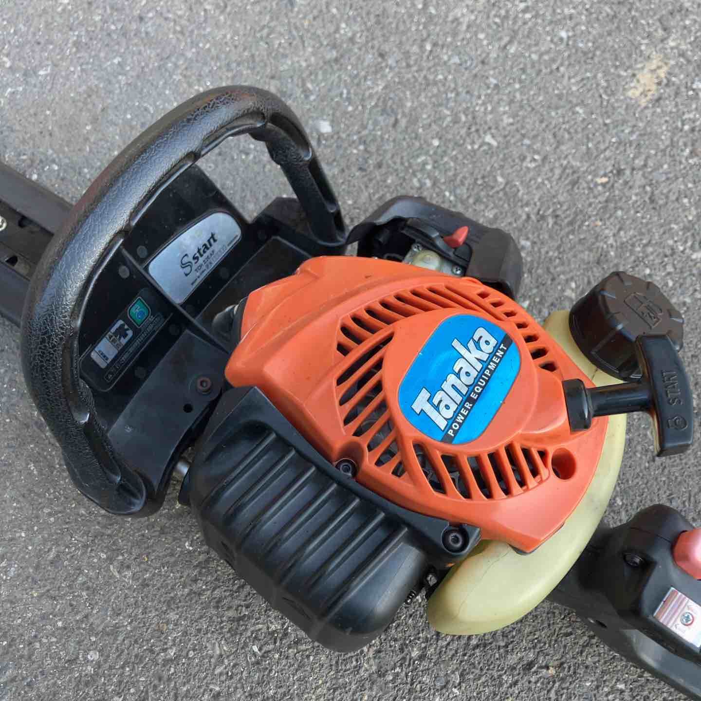 中古品】 タナカ/Tanaka エンジンヘッジトリマー・TCH22EAP 【桶川店