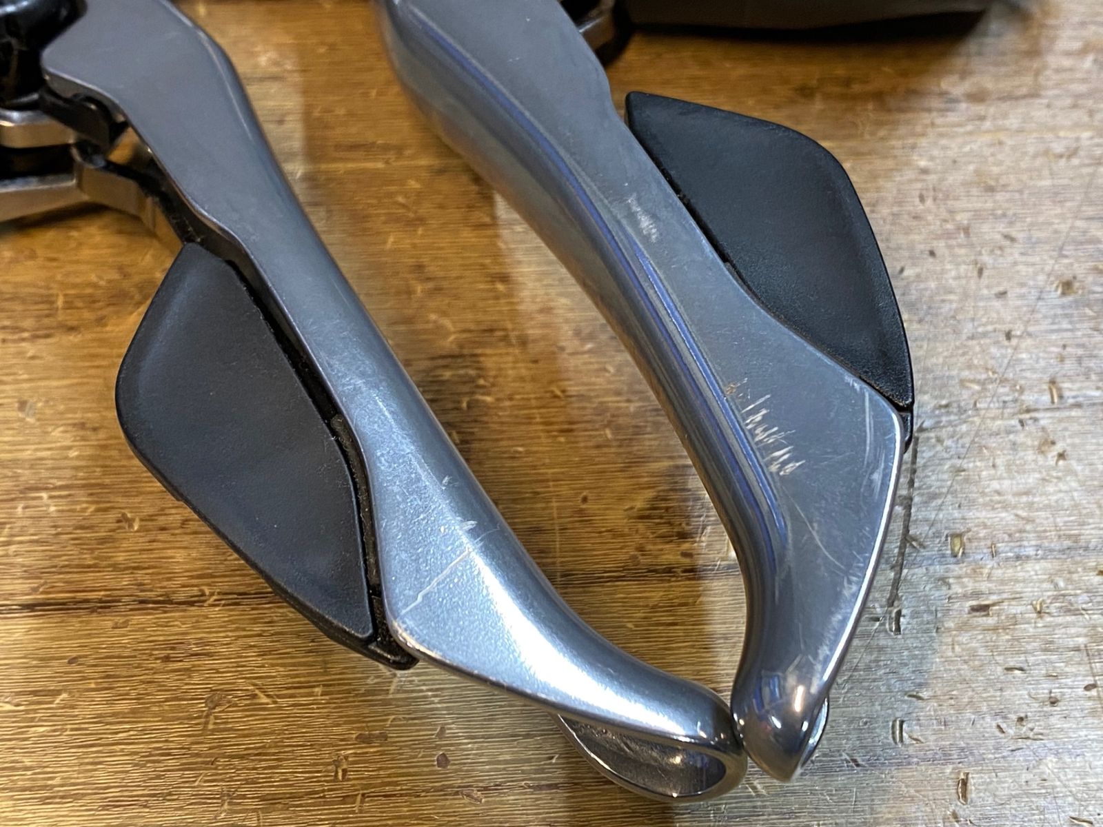 JR598 シマノ SHIMANO 105 ST-5800 11S シルバー STIレバー 左右セット