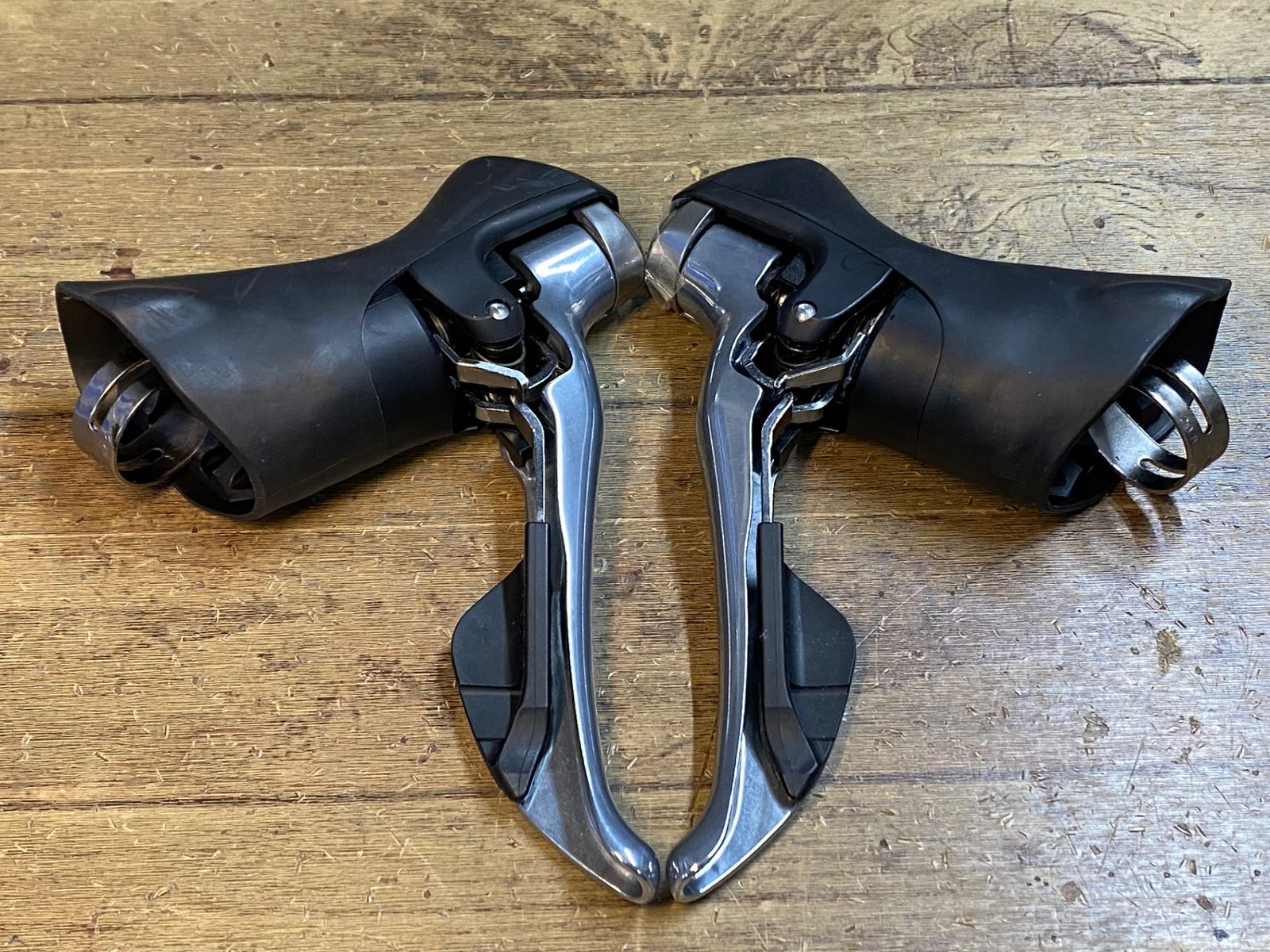 JR598 シマノ SHIMANO 105 ST-5800 11S シルバー STIレバー 左右セット