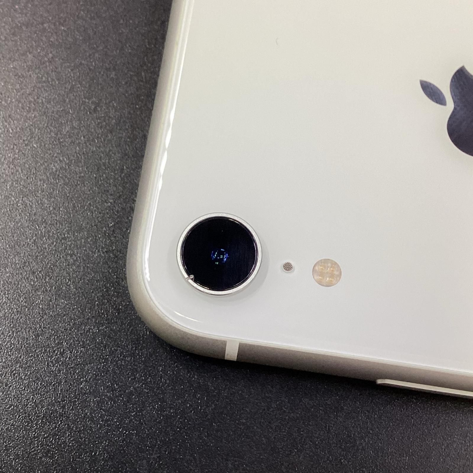 iPhone XR 64GB ホワイト docomo 白ロム 美品 動作確認済 84%【全額