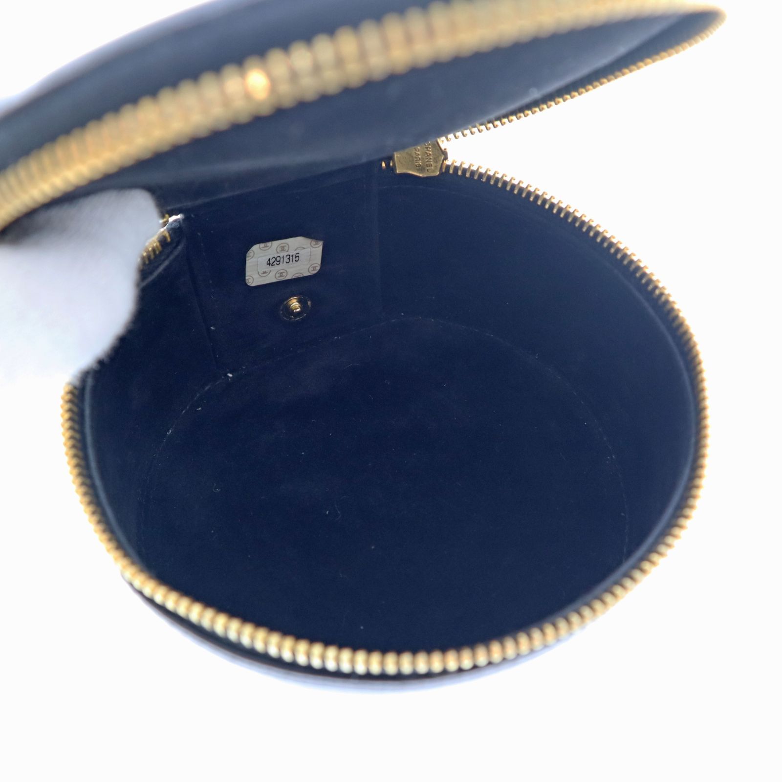 中古】CHANEL シャネル ココマーク ジュエリーケース パテント 中古】CHANEL シャネル ココマーク ジュエリーケース パテント