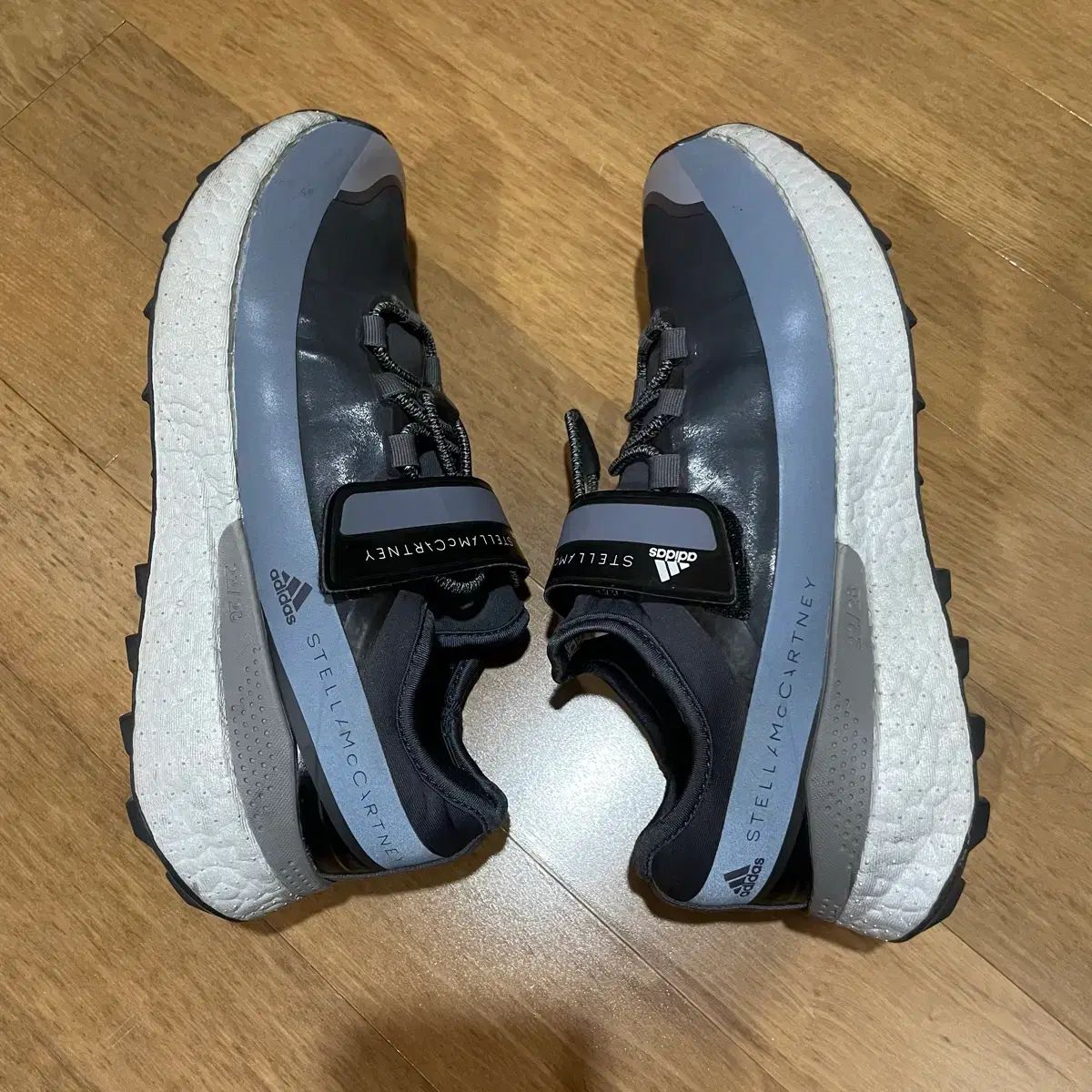 ゴアテックス スニーカー