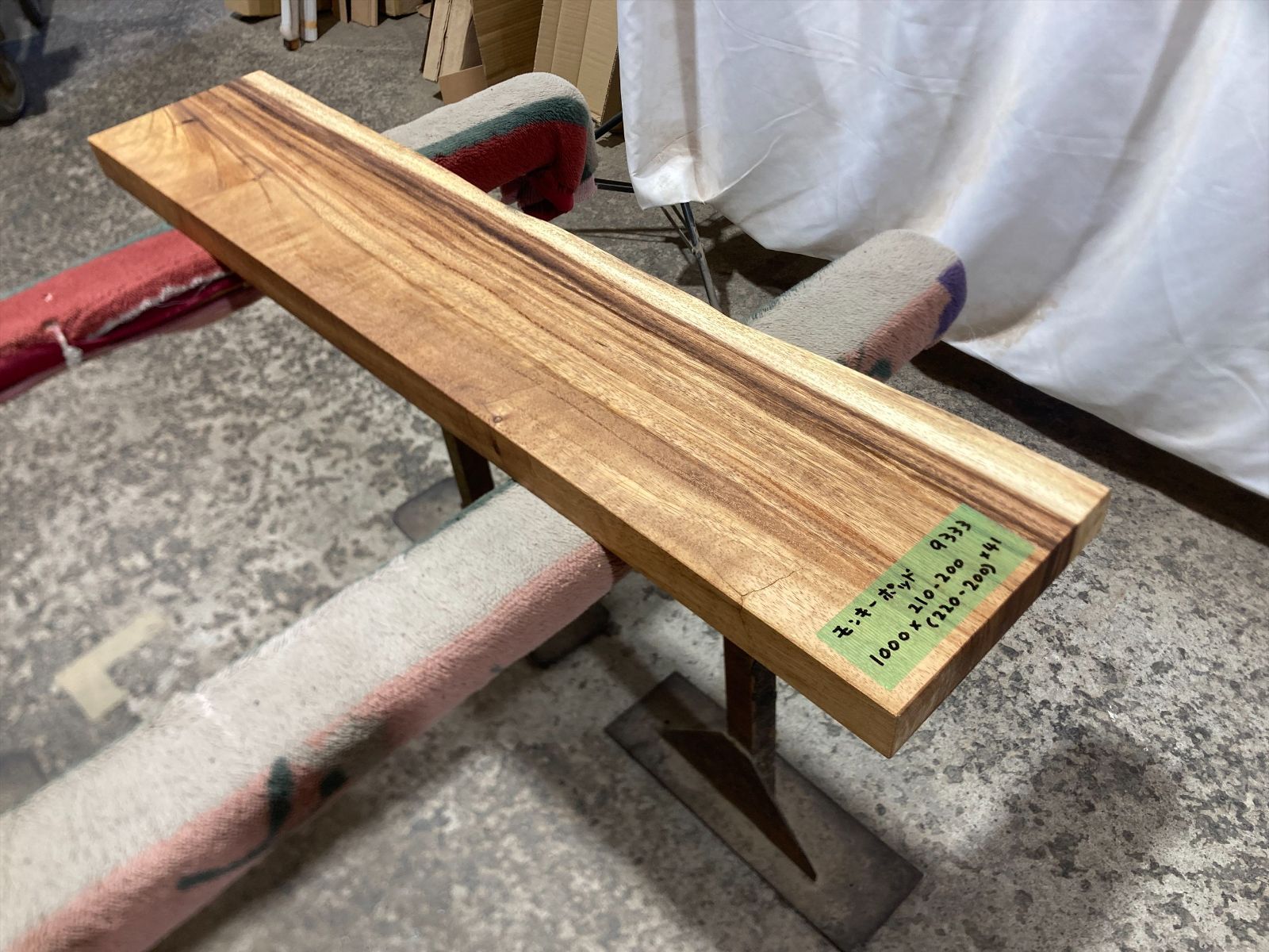モンキーポッド9333 一枚板無垢 乾燥材 1000x210-200x41mm