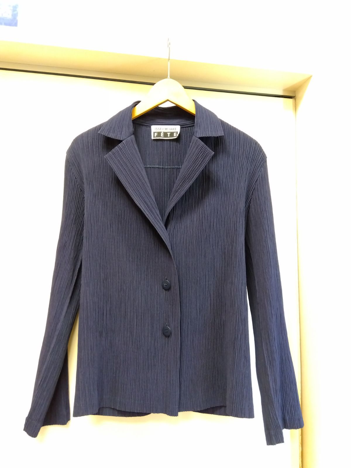 イッセイミヤケ ファー付きネイビージャケット 中古・古着通販】ISSEY