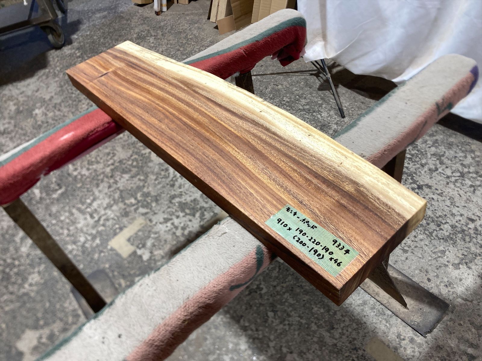 モンキーポッド　一枚板　センター　ダイニングテーブル　 ウレタン塗装　たのメル便 モンキーポッド9354 一枚板無垢 乾燥材 1800x390-460-390x50mm