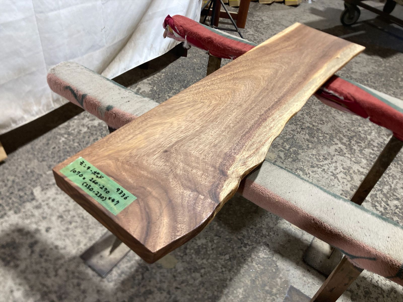 モンキーポッド9336 一枚板無垢 乾燥材 1070x260-270x47mm