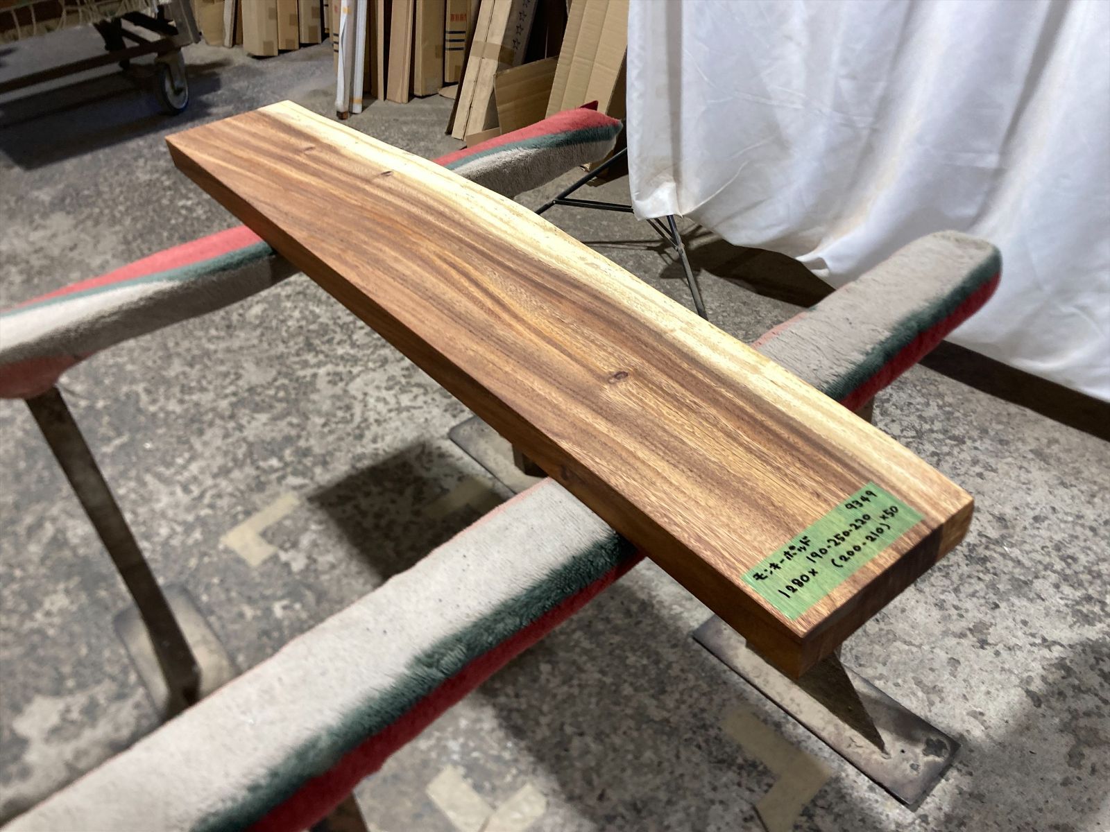 モンキーポッド9349 一枚板無垢 乾燥材 1280x190-250-220x50mm