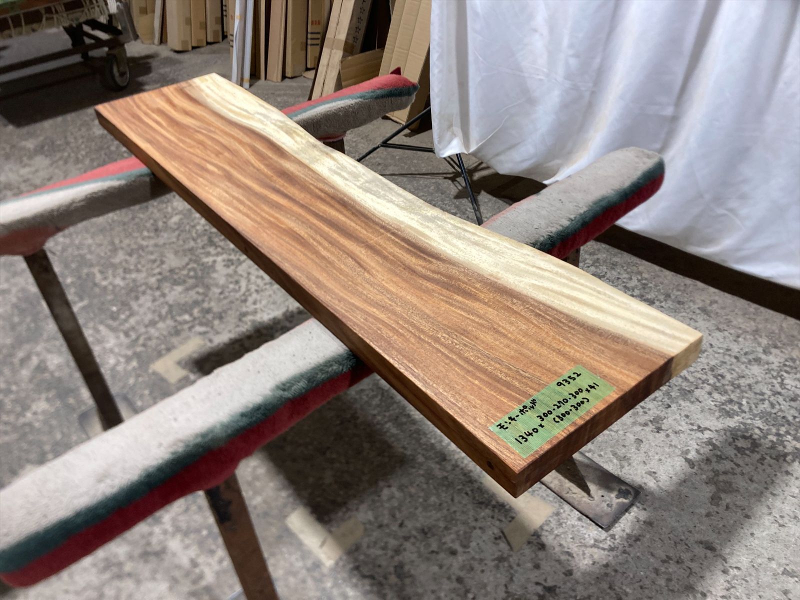 モンキーポッド9352 一枚板無垢 乾燥材 1340x300-270-300x41mm