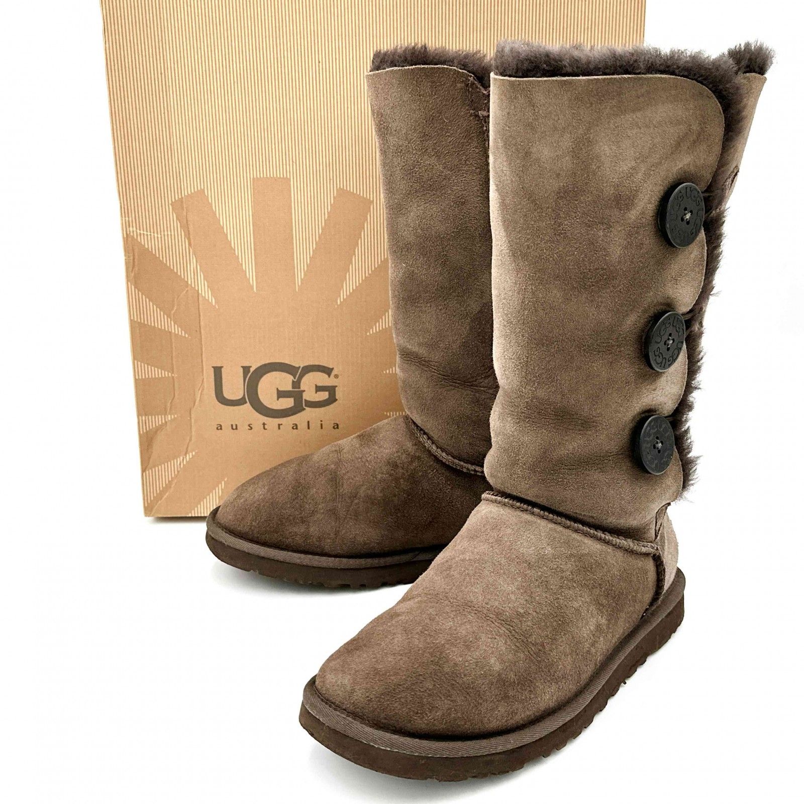UGG ベイリーボタン ムートンブーツ ブラウン 1507T - メルカリ