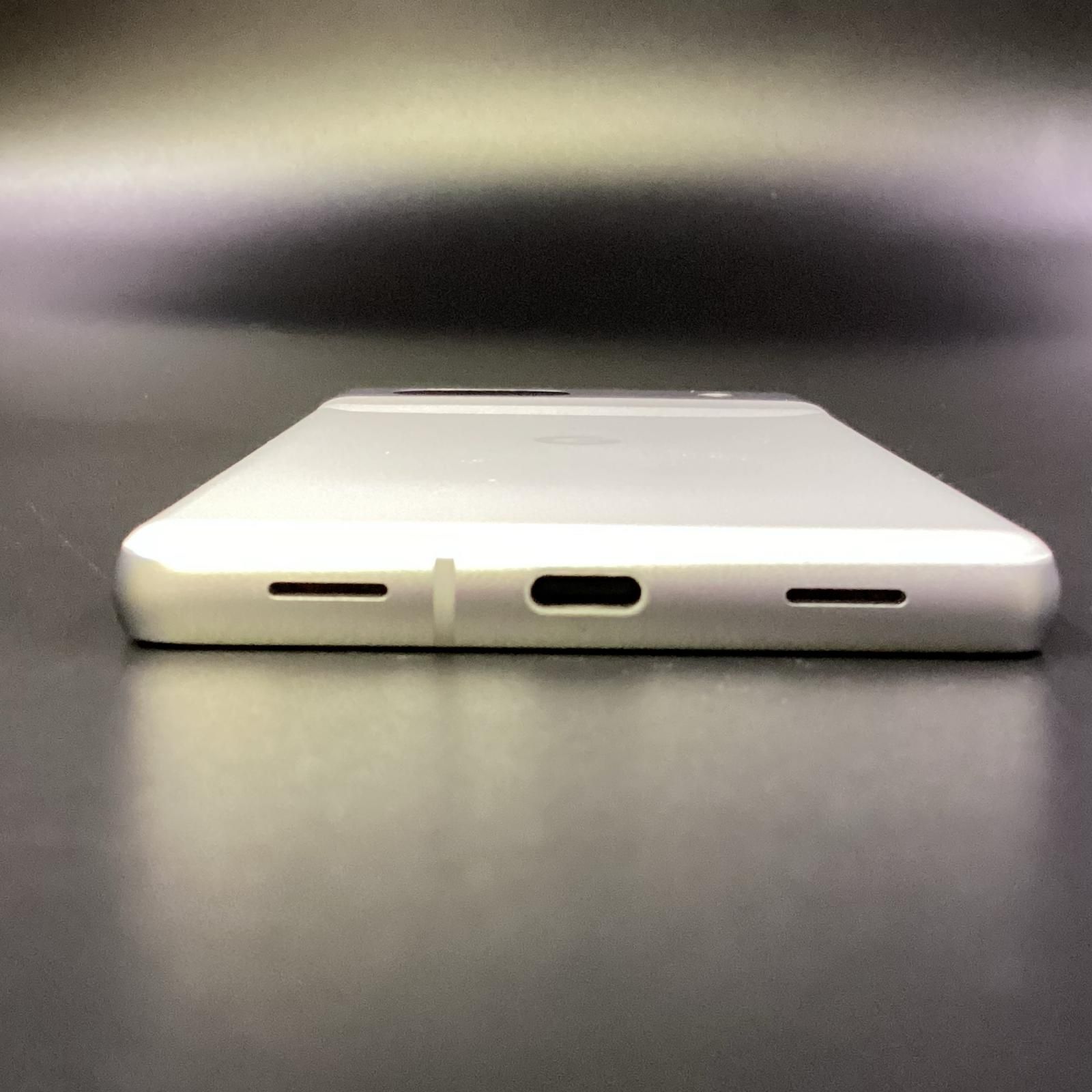 Google Pixel 7a 128GB スノー docomo SIMフリー G82U8 白ロム 動作