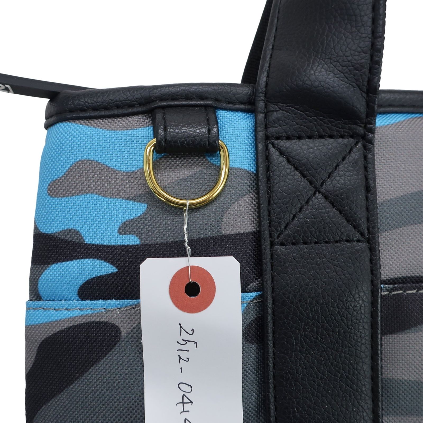 美品】V12(ヴィトゥエルブ) カートバッグ 黒カモフラ柄 フリーサイズ