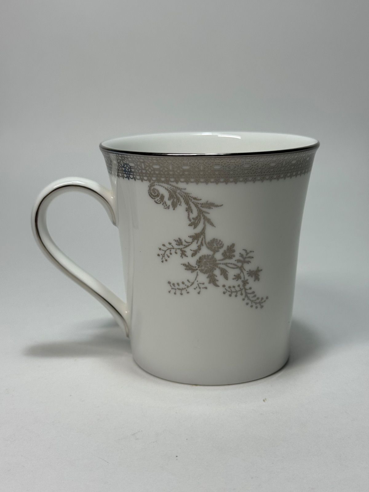 ウェッジウッド✖️ヴェラ・ウォン コラボ商品！「ヴェラ レース