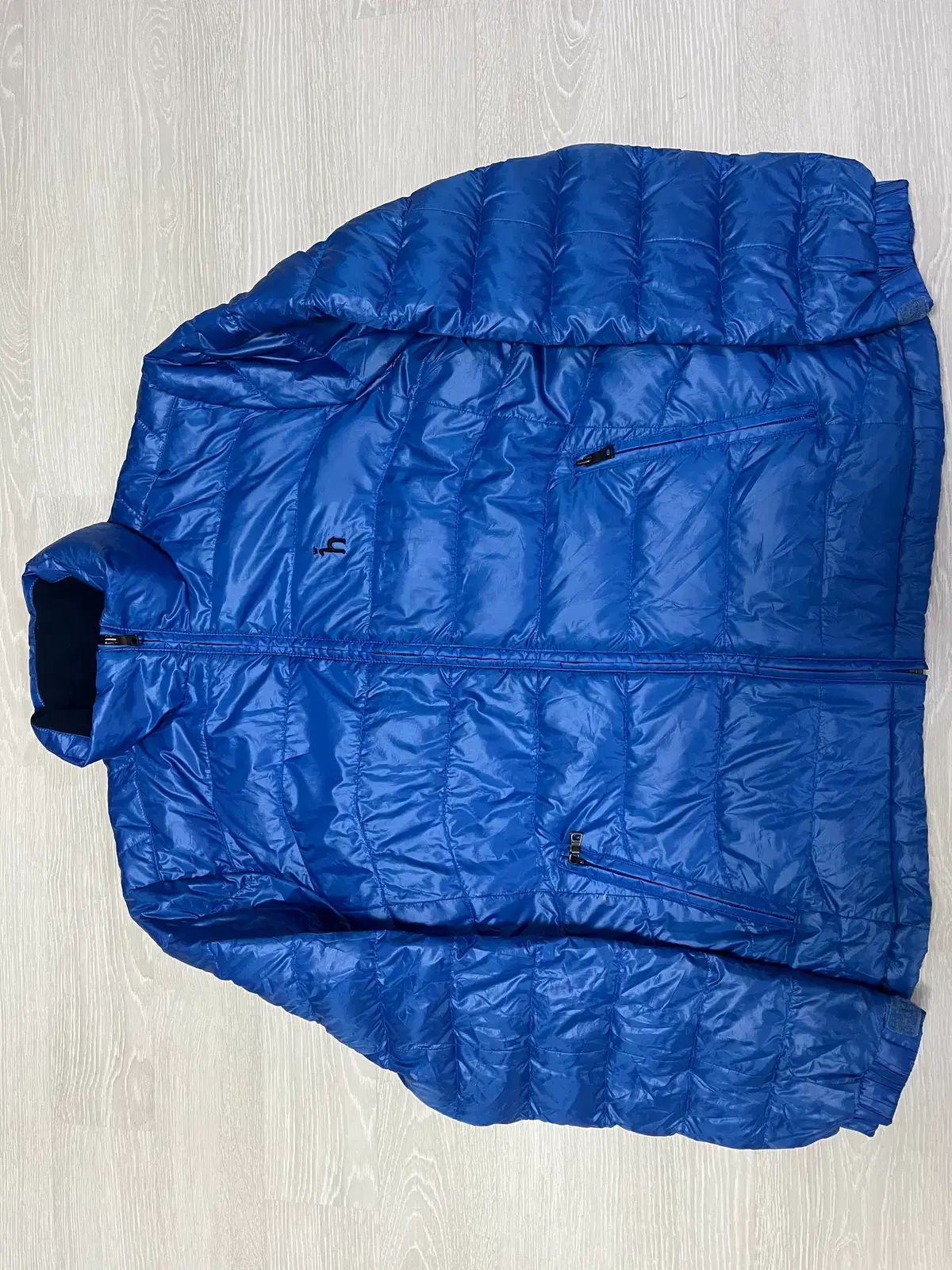 BURBERRY 星柄プリント シャカシャカパーカー 160/80 【公式通販】