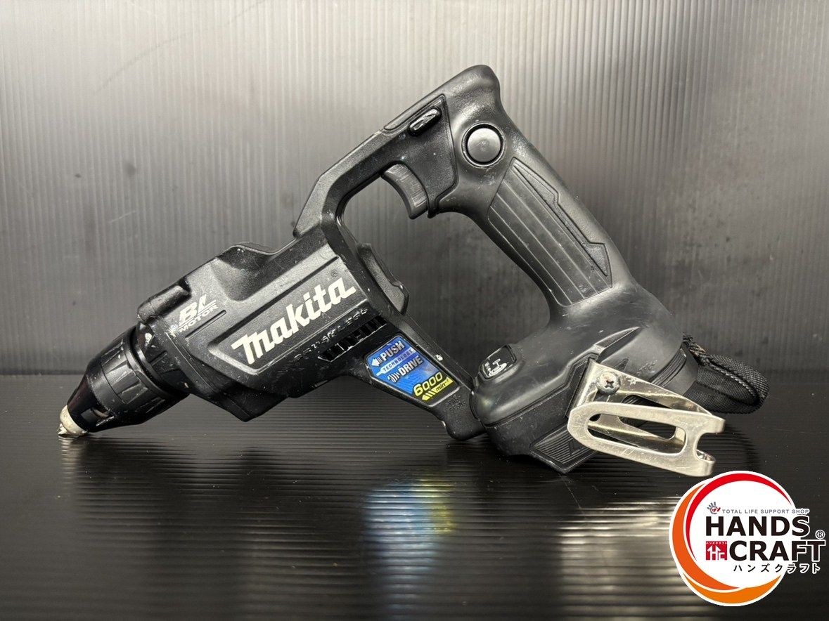 ♭ 品 マキタ makita 18 V充電式スクリュードライバ 本体のみ 熊