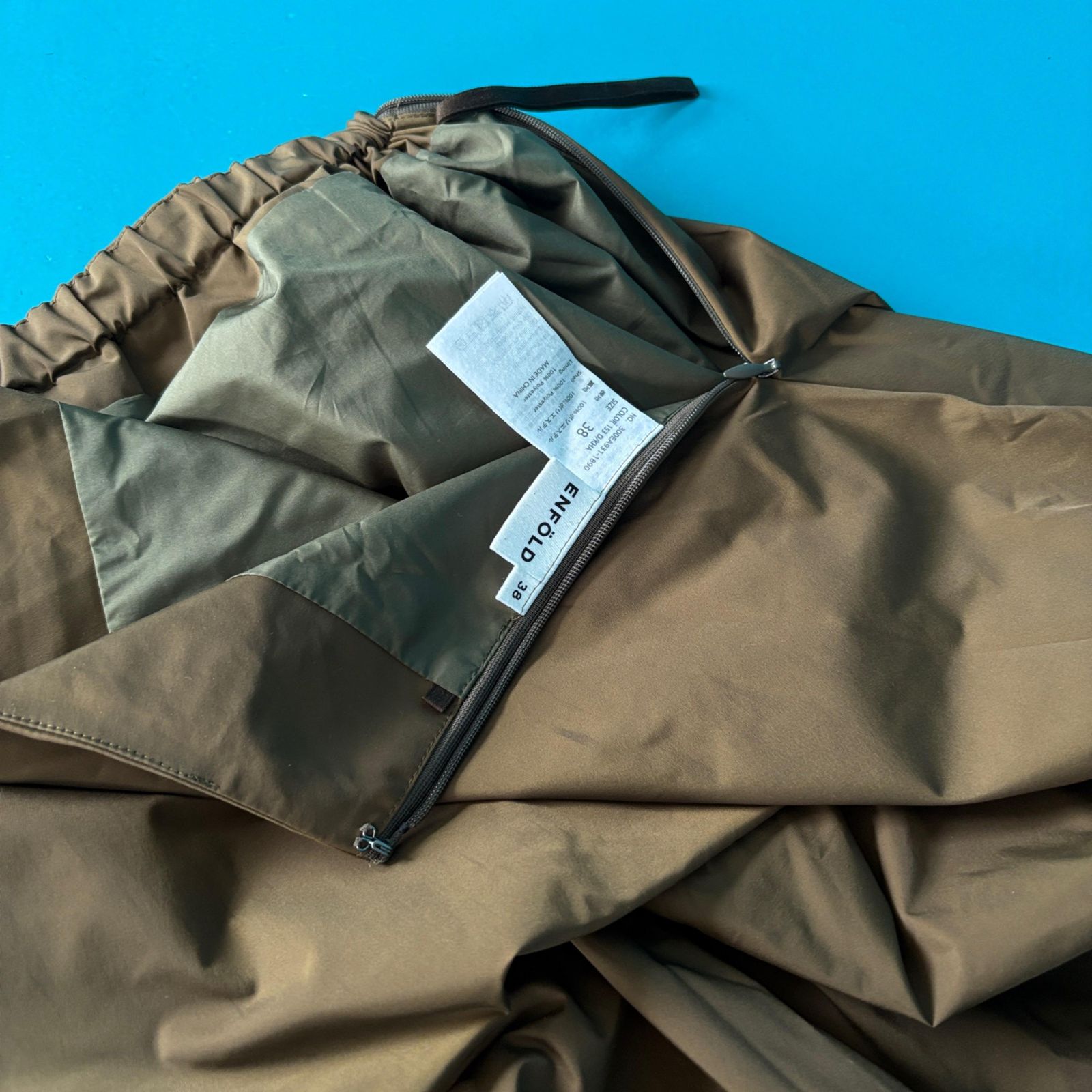 1193 ENFÖLD エンフォルド 変形 ドレープ ロングスカート ダークカーキ