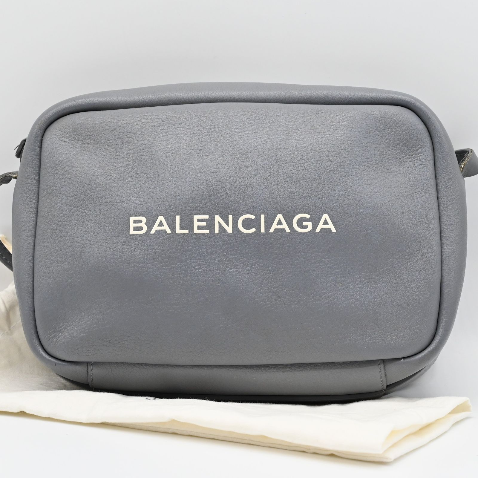 BALENCIAGA ショルダーバッグ エブリデイ グレー 【公式通販】