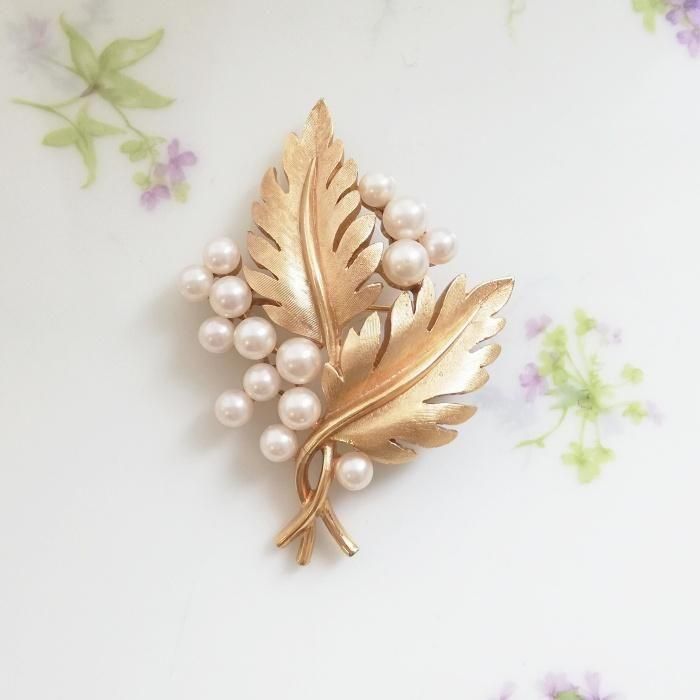 ヴィンテージ Trifari トリファリ ゴールドトーン フェイクパール