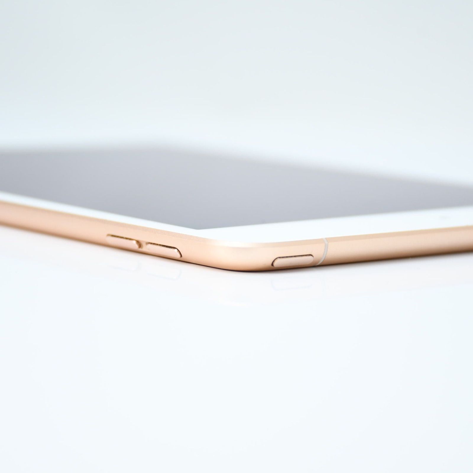 美品】SIMフリーiPad mini 5 Wi-Fi + Cellular 256GB ゴールド - メルカリ