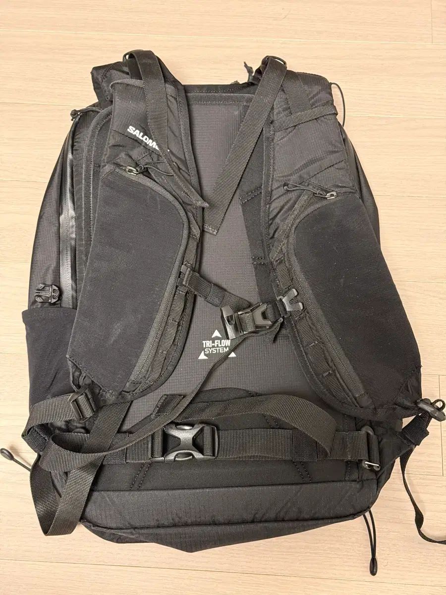 SALOMON サロモン ウルティモ 20 ブラック バックパック