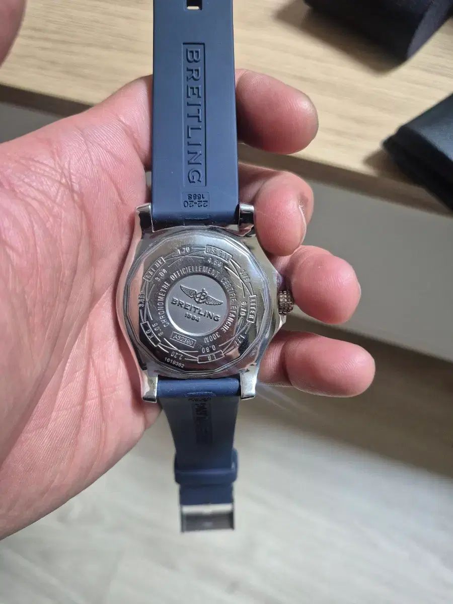  BREITLING ブライトリング アベンジャー GMT モックネック 自動巻き時計 腕時計(アナログ)