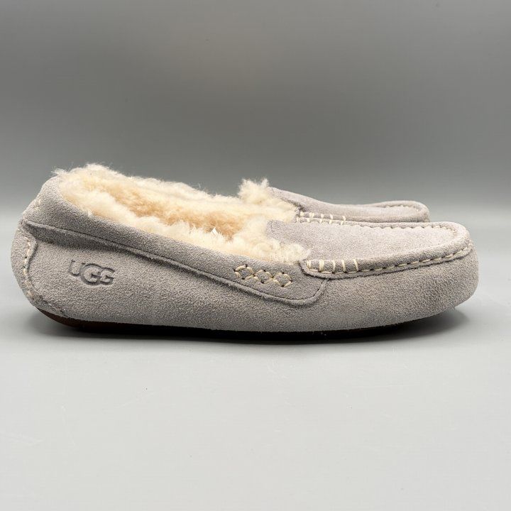 ⭐️セール⭐️新品‼︎UGG W ANSLEY ライトグレー箱あり UGG アンスレー モカシン ライトグレー 箱付き 新品 UGGスリッポン