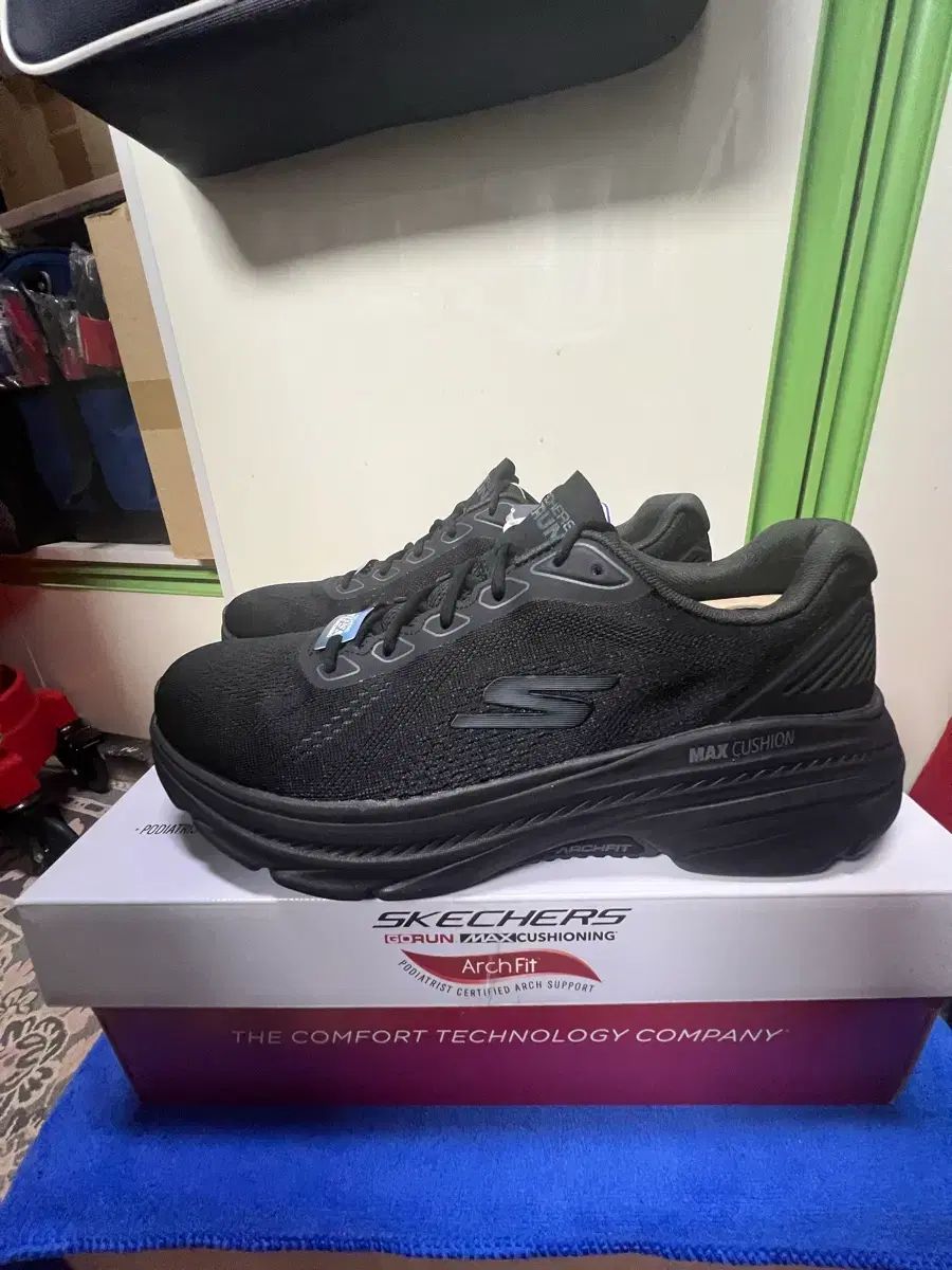 2.0 ランニングシューズ