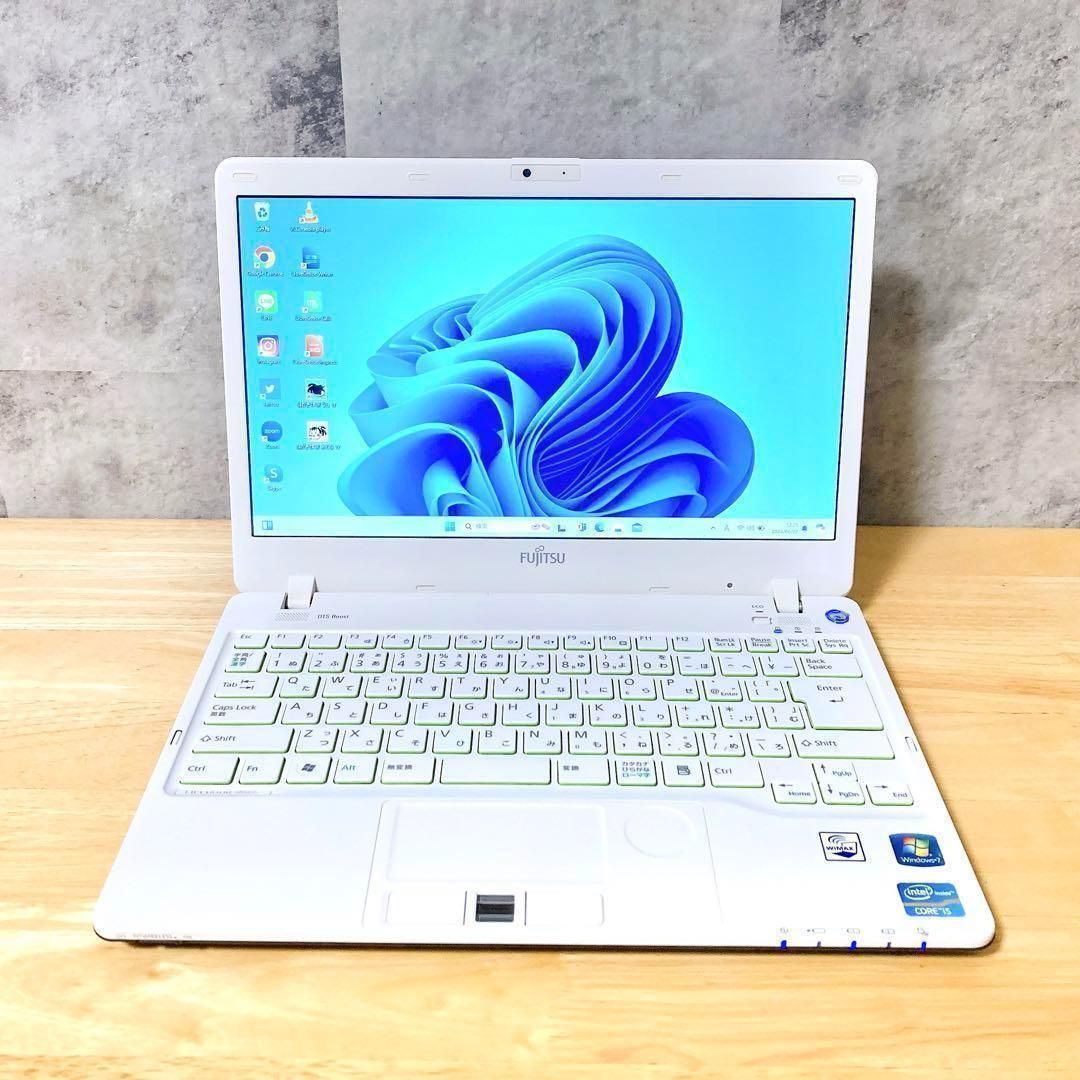 0040【快適動作！】富士通 コンパクト モバイル ノートパソコン Core