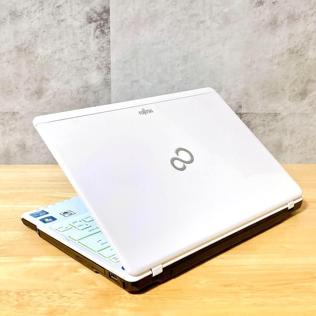 0040【快適動作！】富士通 コンパクト モバイル ノートパソコン Core