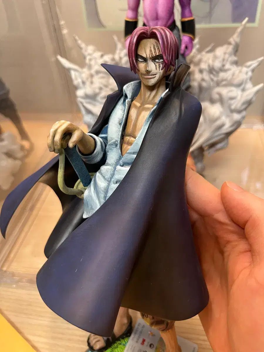 ONE PIECE シャンクス フィギュア リペイント - メルカリ