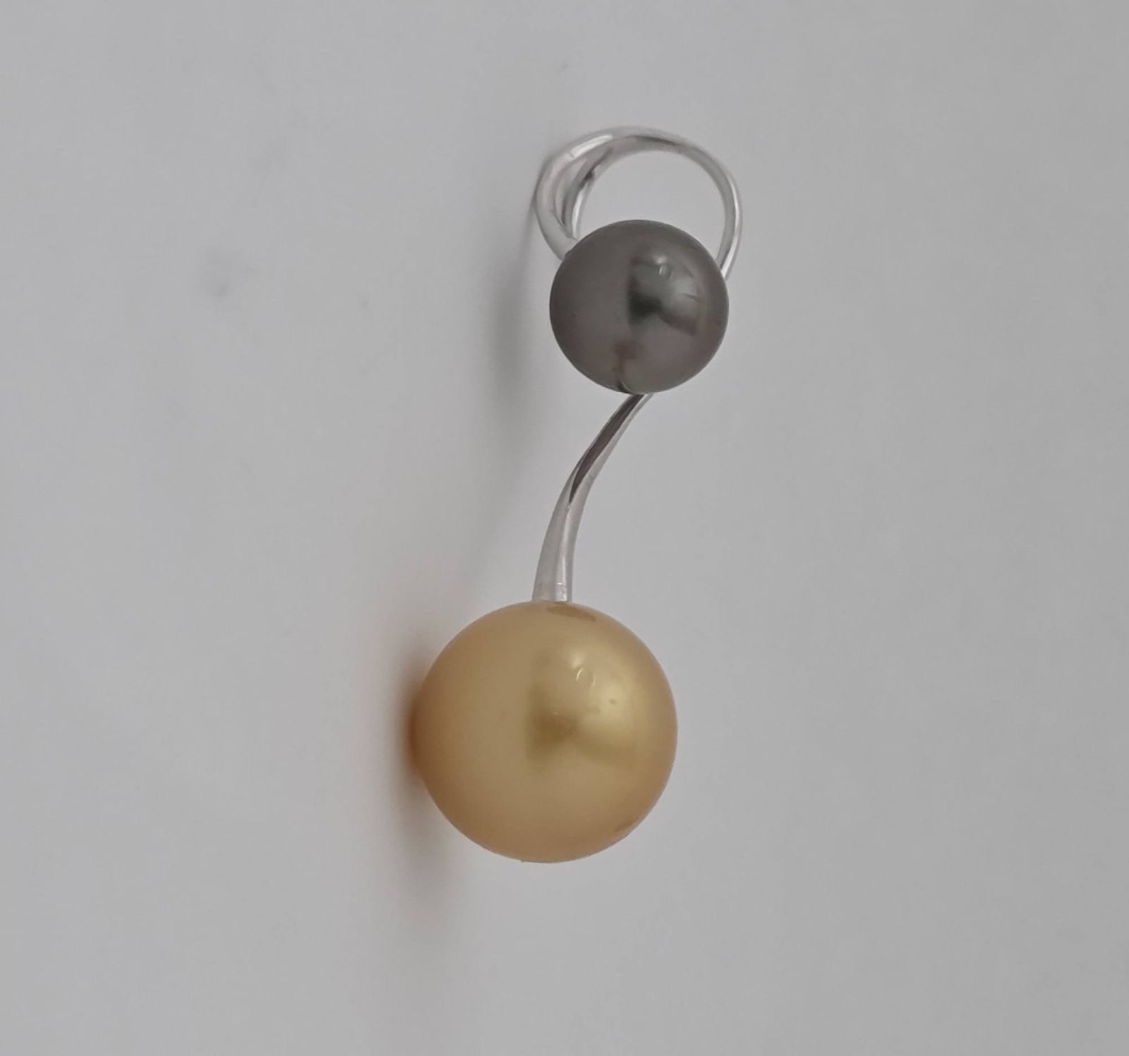 K18WG タヒチパール ツートーン ペンダント - メルカリ