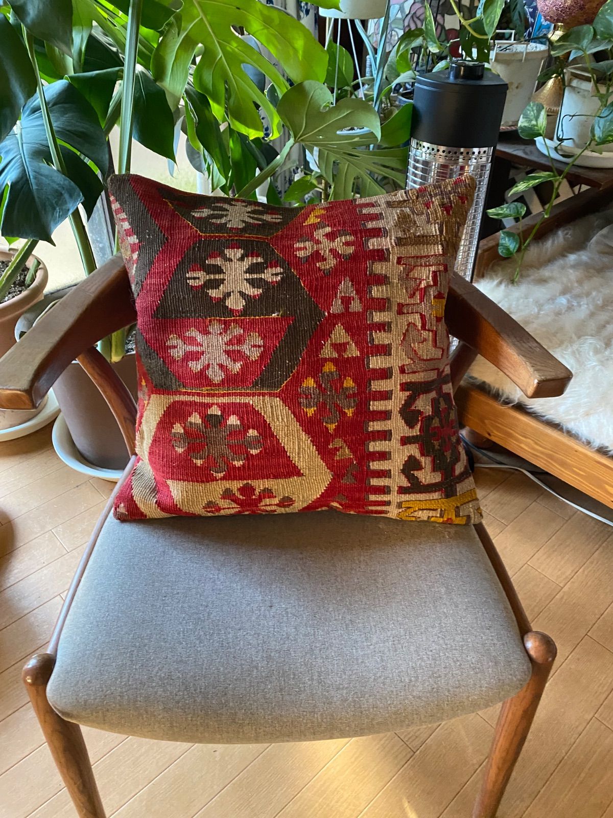 オールドキリム トルコ・カイセリ クッションカバー トルコキリムのある素敵な暮らしはクッションカバーより！上質オールド