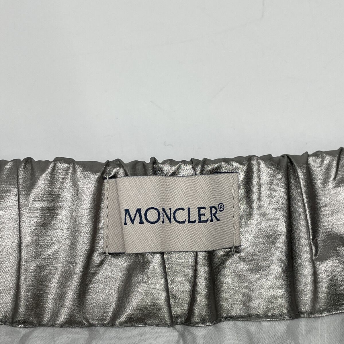 MONCLER モンクレール 20年製 ﾒﾀﾘｯｸｼﾙﾊﾞｰ GONNA ﾌﾚｱｽｶｰﾄ 40 - メルカリ