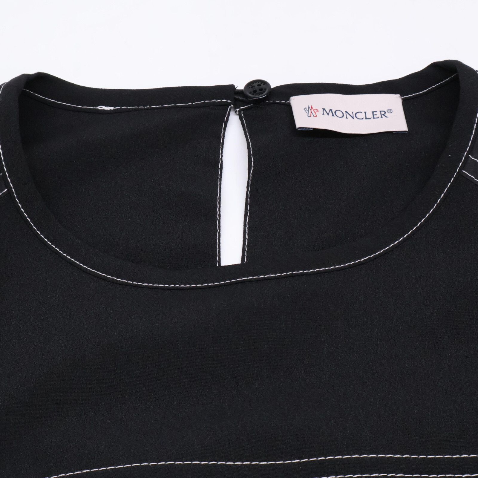 MONCLER モンクレール 23年製 ﾌﾞﾗｯｸ DRESS ﾉｰｽﾘｰﾌﾞ ﾜﾝﾋﾟｰｽ 38 - メルカリ 