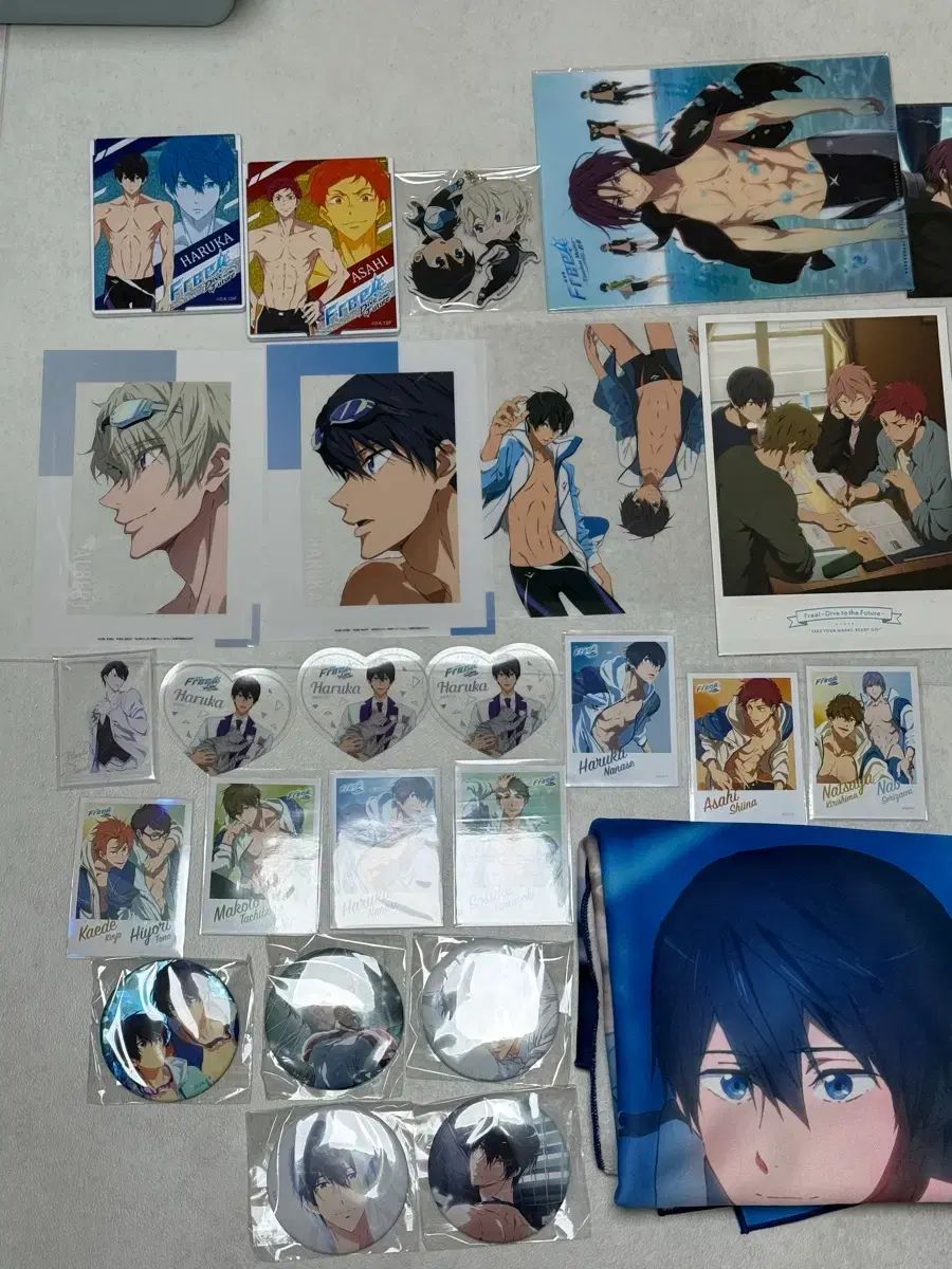 Free！　グッズまとめ売り 下 x ) Free! free グッズ まとめ売り在庫処分 +グッズ追加時 写真で