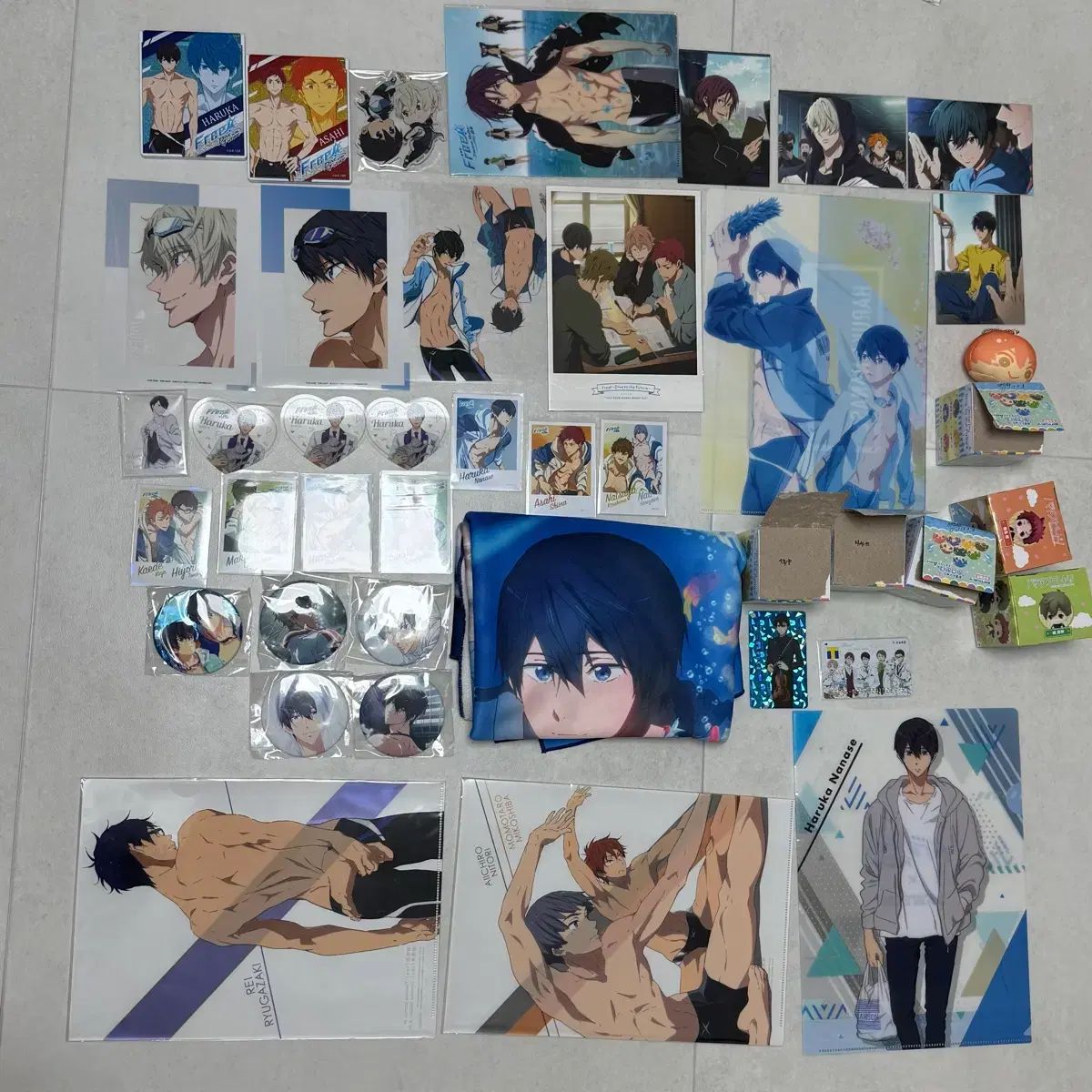 Free グッズ まとめ売り 下 x ) Free! free グッズ まとめ売り在庫処分 +グッズ追加時 写真で