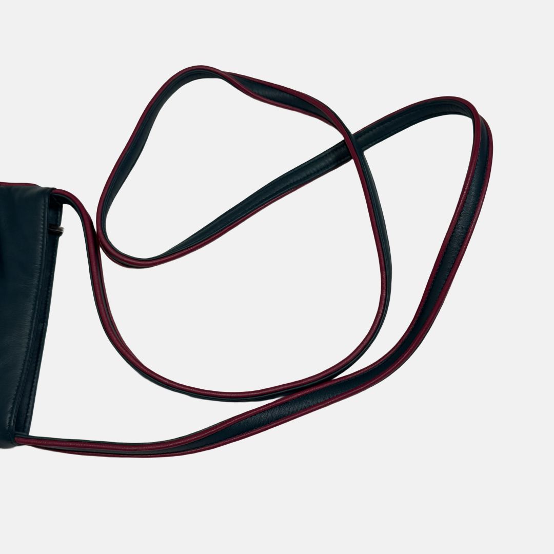 超美品！LOEWE ロエベ ロゴ型押し レザー クロスボディ ショルダー 