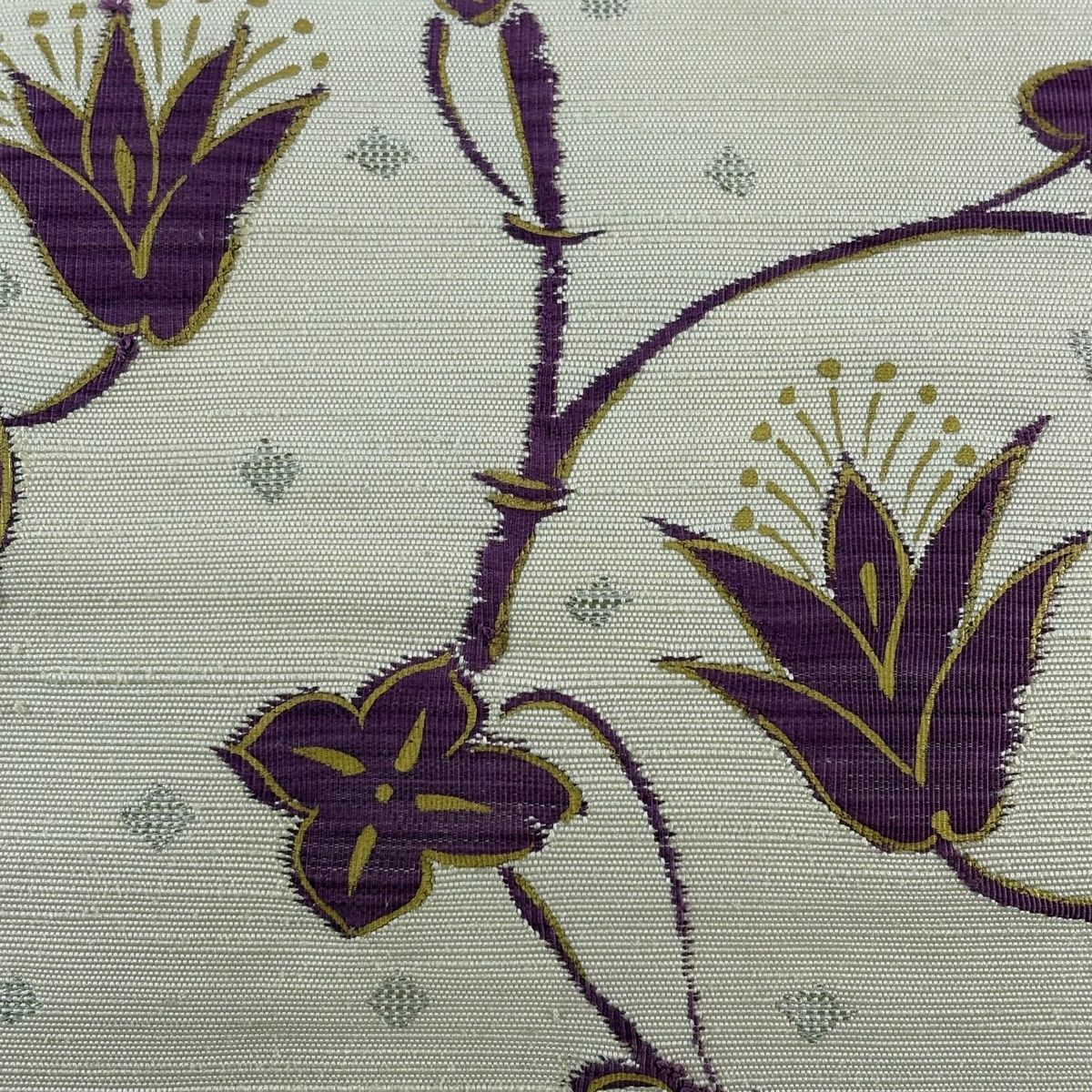 名古屋帯 名品 帝王紫 落款 花唐草 幾何学模様 銀糸 金彩 ベージュ