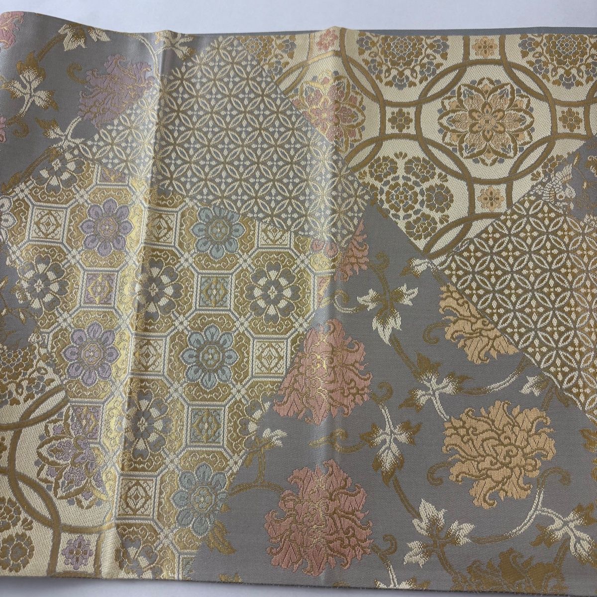 美品】 袋帯 名品 箔屋清兵衛 落款 西陣織 欧亜吉祥文 箔 ベージュ 六