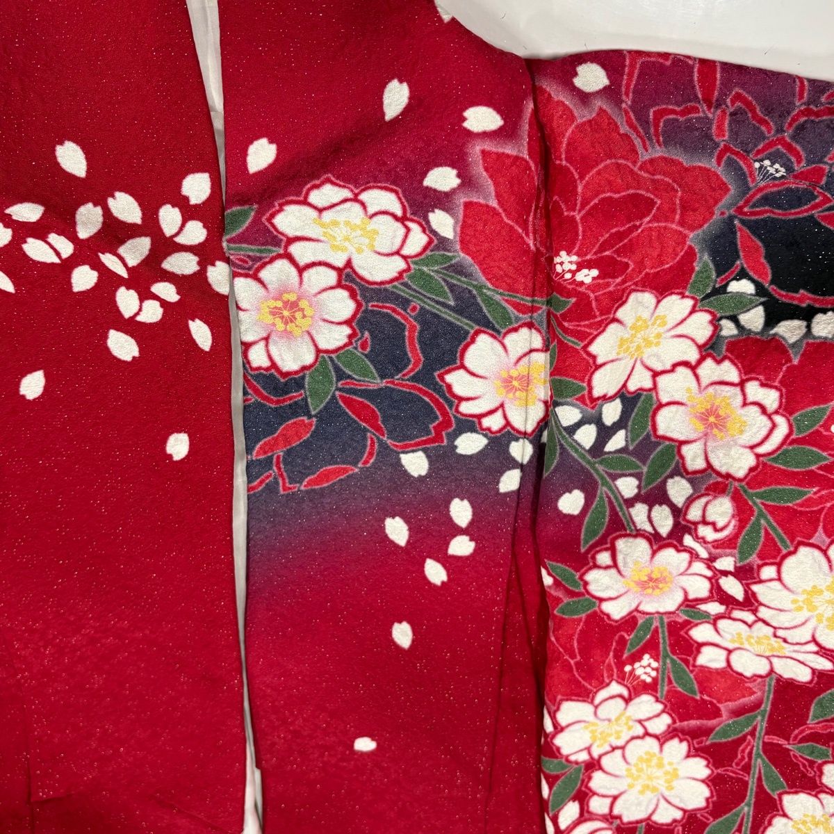 美品】 振袖 身丈165cm 裄丈71cm L 袷 草花 花びら 金糸 銀通し 赤